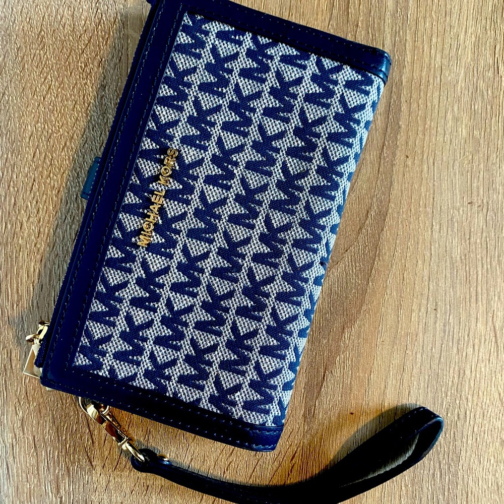 Michael Kors wallet wristlet